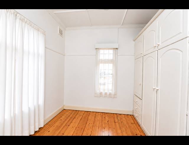 2.5 BEDROOM APARTMENT FOR SALE IN ESSENWOOD
